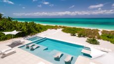 Seaclusion pool beach 06 at Grace Bay Club