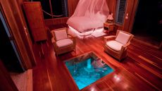 casa ventanas glass floor