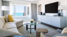  One bedroom suite  Four  Seasons  Chicago.