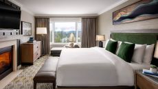 guestroom04 Fairmont Chateau Whistler