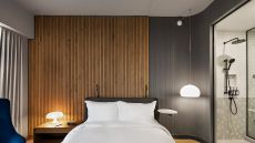 Classique Queen Hotel Le Germain Montreal