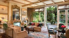  Library  Four  Seasons  Los  Angeles  Beverly  Hills.