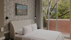 Balcony Urban View Queen Room at Casona Roma Norte