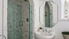 Avalon Hotel Bathroom