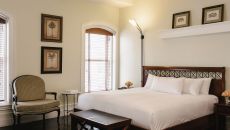 03. Classic King at Place d'Armes