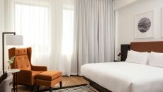 04. Deluxe King at Place d'Armes