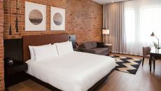 05. Deluxe King Plus at Place d'Armes