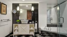 08. Suite Bathroom at Place d'Armes