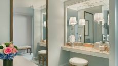  Grand Deluxe Dressing Room