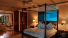 villa bedroom