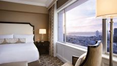 Signature Golden Gate Suite Living Room