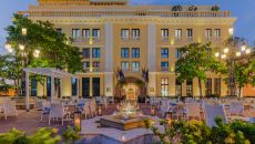 00.portada Fachada principal noche at Hotel Charleston Santa Teresa