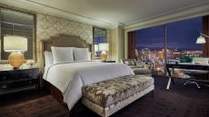 Guestroom Strip night view