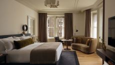 9 Deluxe King Guestroom Cityview at The Bellevue