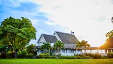 Strawberry Hill IO 8300