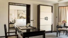 Deluxe Suite living room II at The Peninsula Beijing