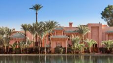 Central Bassin, exterior