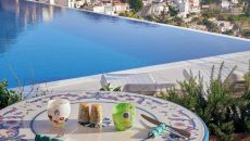 pool restaurant Belmond Caruso