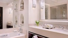 Accomodation Arabian Court Deluxe Room Bathroom 1 at OO Royal Mirage