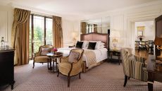 The  Dorchester Belgravia Suite bedroom