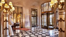 lobby entrance landscape Le Meurice