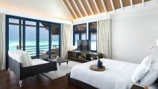 COMO Water Villa Bedroom Queen size bed COMO Cocoa Island