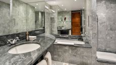 Garden Room Bathroom COMO The Halkin