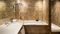 Studio Suite Bathroom COMO The Halkin