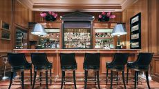  The  Bar  Four  Seasons  George  V  Paris.