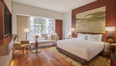 1 King Bed High floor