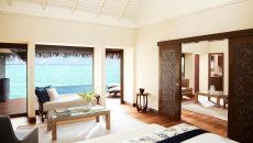 One Bedroom Ocean Suite with Pool Bedroom