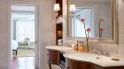 Lam Son Suite Bathroom