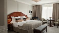 Premium Deluxe Room 2 at Hotel Kamp