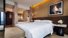 Grand Executive Harbour Suite Bedroom