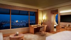 Elevated  Kallang  Room copy  The  Ritz  Carlton.