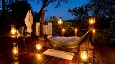 Outdoor bathtub at Sanctuary Baines Camp