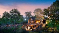 Fish Eagle Villa Exterior Night