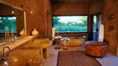 Amber Presidential Bathroom