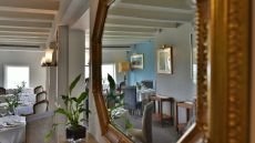 Restaurant mirror detail