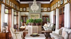 Sitting room with chandelier
