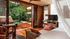  Riverfront  Villas  Bedroom.
