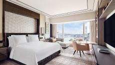 Deluxe Harbour View King