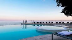 outdoor infinity pool Cap Estel