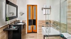 Bathroom Sofitel Montreal Golden Mile