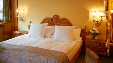 Double Room Classic bed detail