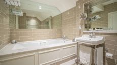  Hunters Yard  Suite  Bathroom