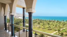  Executive  Suite  Mountain    Sea  View