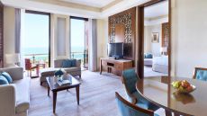  Executive  Suite  Mountain  Sea  View