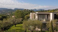 Vue sur les collines de Saint Paul Domaine du Mas de Pierre