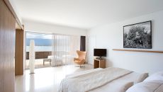 Deluxe Suite Bedroom